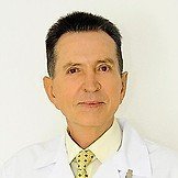 Врач Искандеров Рустам Сабирович